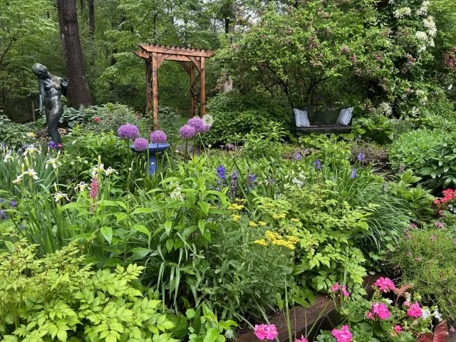 “Artists in the Garden” presented by Rita Bond